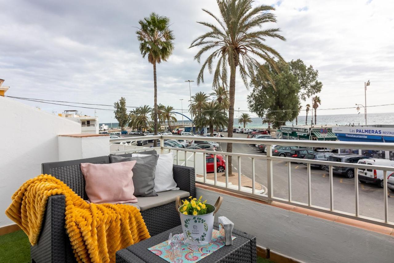 Sea & Wave Pedregalejo Beach Apartment Málaga Dış mekan fotoğraf