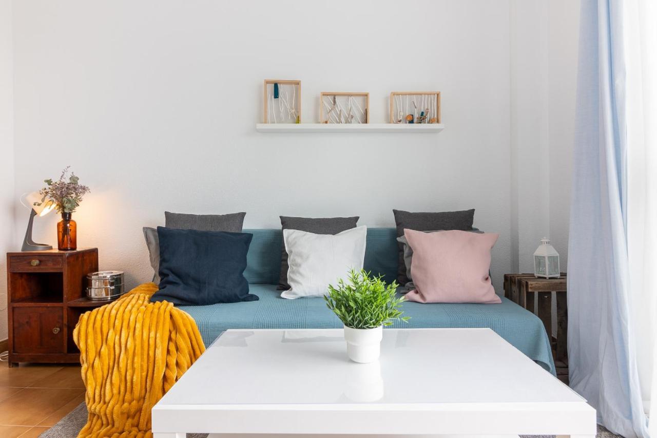 Sea & Wave Pedregalejo Beach Apartment Málaga Dış mekan fotoğraf