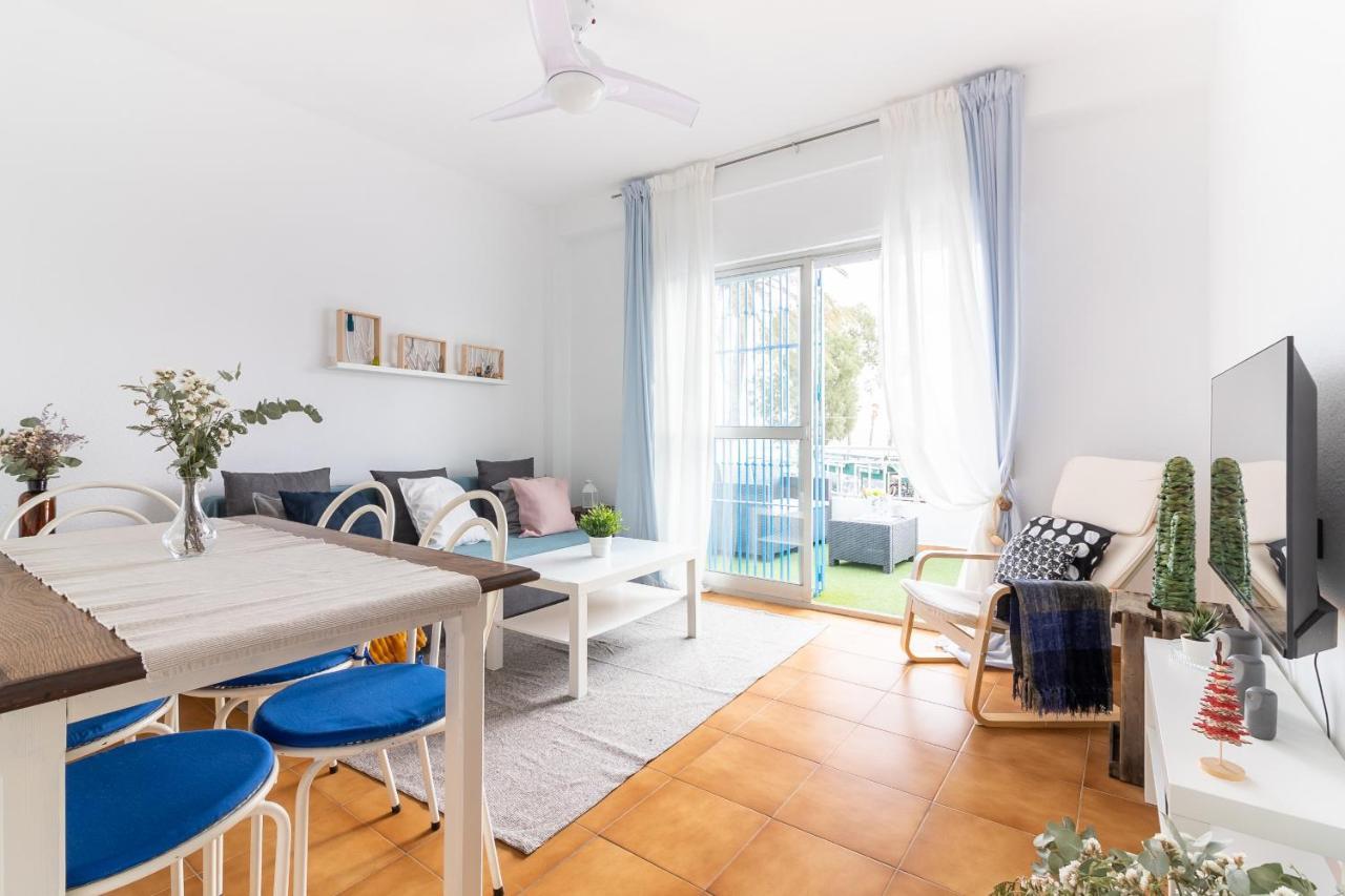 Sea & Wave Pedregalejo Beach Apartment Málaga Dış mekan fotoğraf