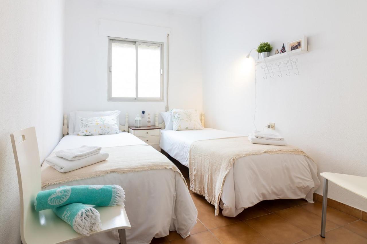 Sea & Wave Pedregalejo Beach Apartment Málaga Dış mekan fotoğraf