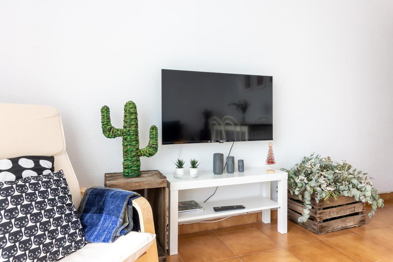 Sea & Wave Pedregalejo Beach Apartment Málaga Dış mekan fotoğraf