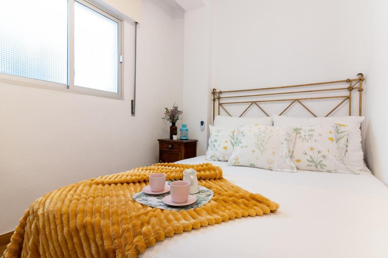 Sea & Wave Pedregalejo Beach Apartment Málaga Dış mekan fotoğraf